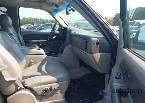 2003 Chevrolet Suburban K1500 from USA, damaged, VIN 3GNFK16TX3G341053